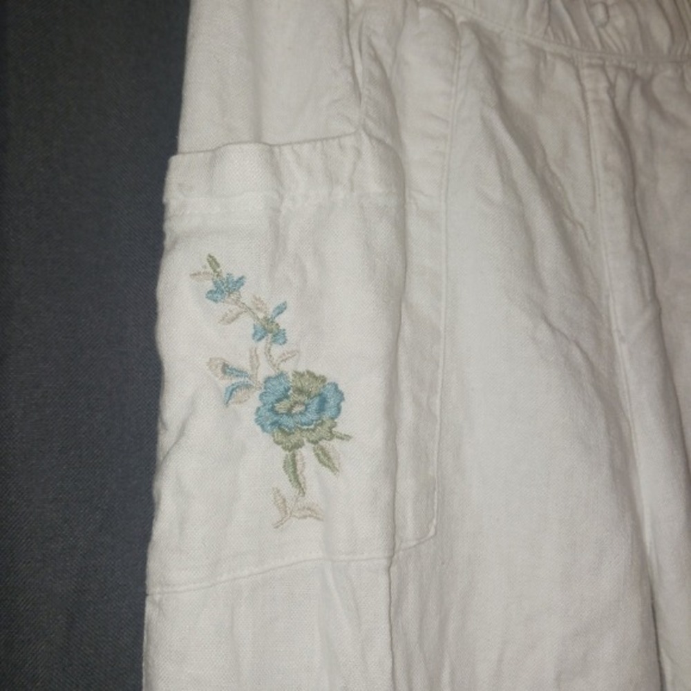 White Pants Elastic Waist Casual Comfy EMBROIDERED Floral Design Size S - Picture 5 of 6